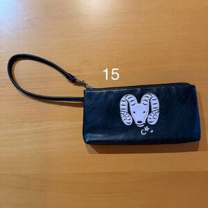 Liz Claiborne Aries Wristlet. (15)